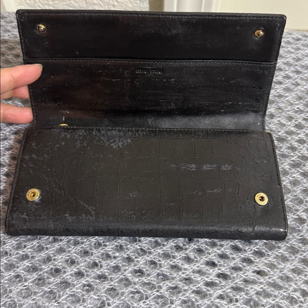 Miu Miu Black Embossed Leather Wallet - Picture 2 of 7